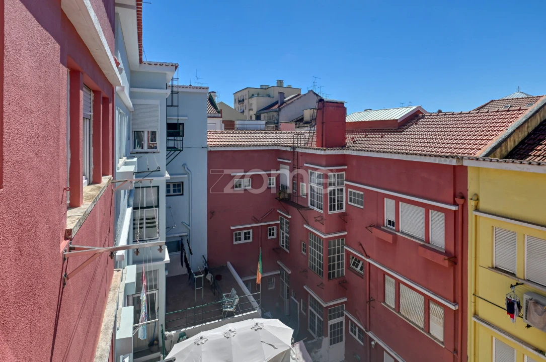 Apartamento T2 para Arrendamento em Areeiro Foto 2