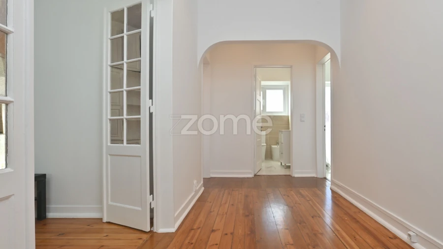 Apartamento T2 para Arrendamento em Areeiro
