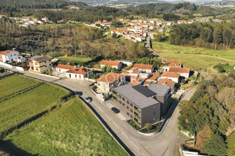 Apartamento T2 para Venda em Lousado Foto 17