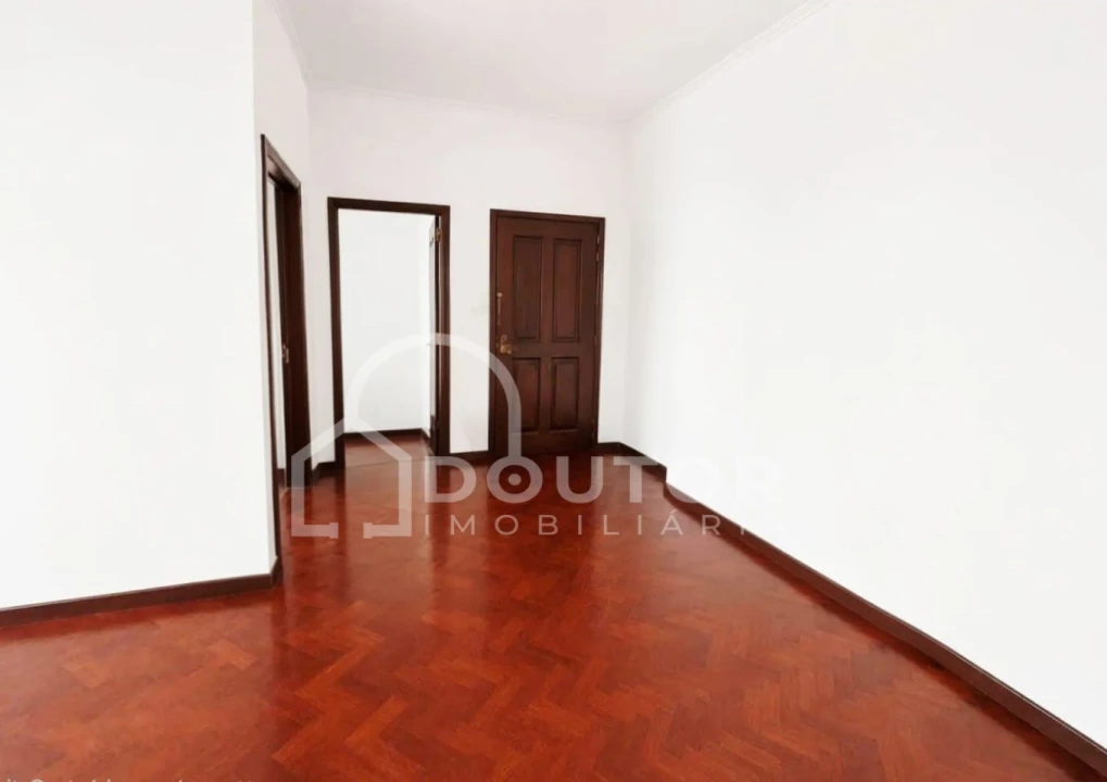 Apartamento T2 para Venda em Funchal (Se) Foto 2