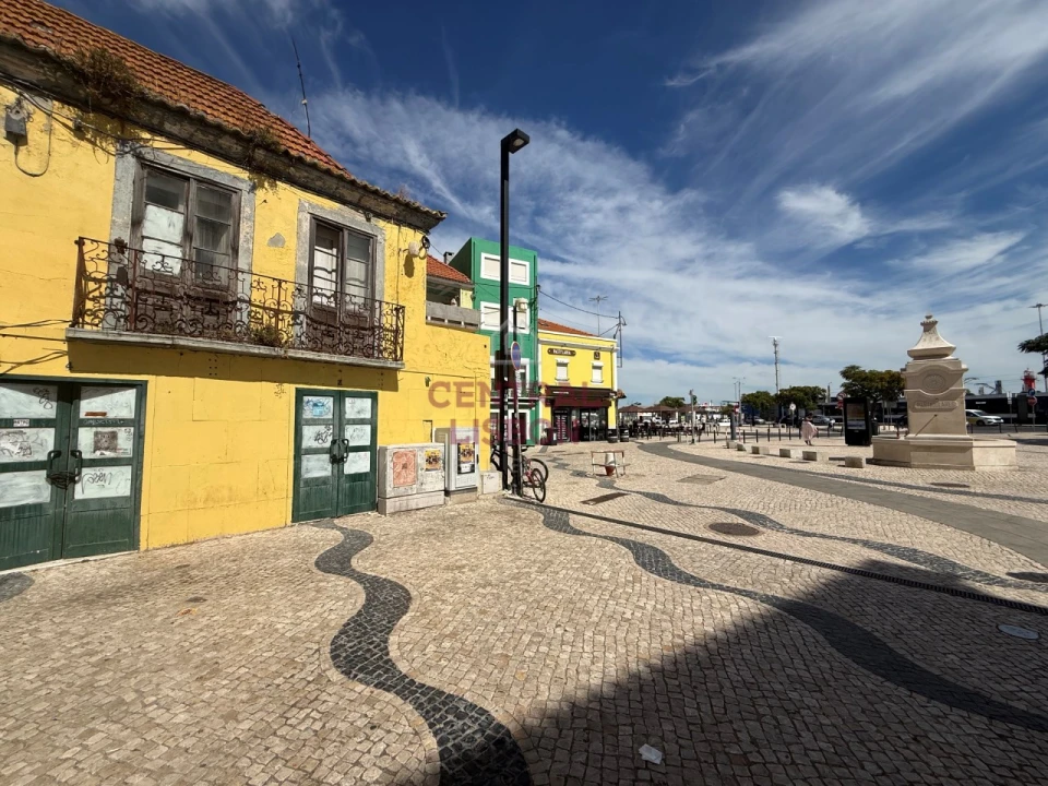 Prédio para Venda em Almada, Cova da Piedade, Pragal e Cacilhas Foto 3