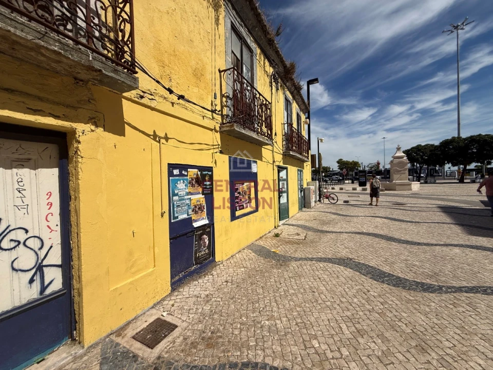 Prédio para Venda em Almada, Cova da Piedade, Pragal e Cacilhas Foto 6