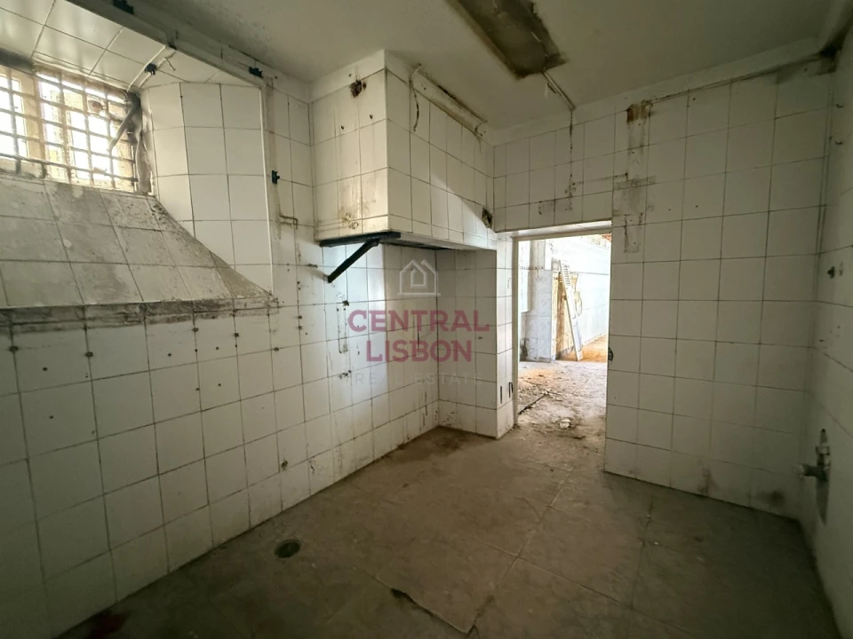 Prédio para Venda em Almada, Cova da Piedade, Pragal e Cacilhas Foto 11