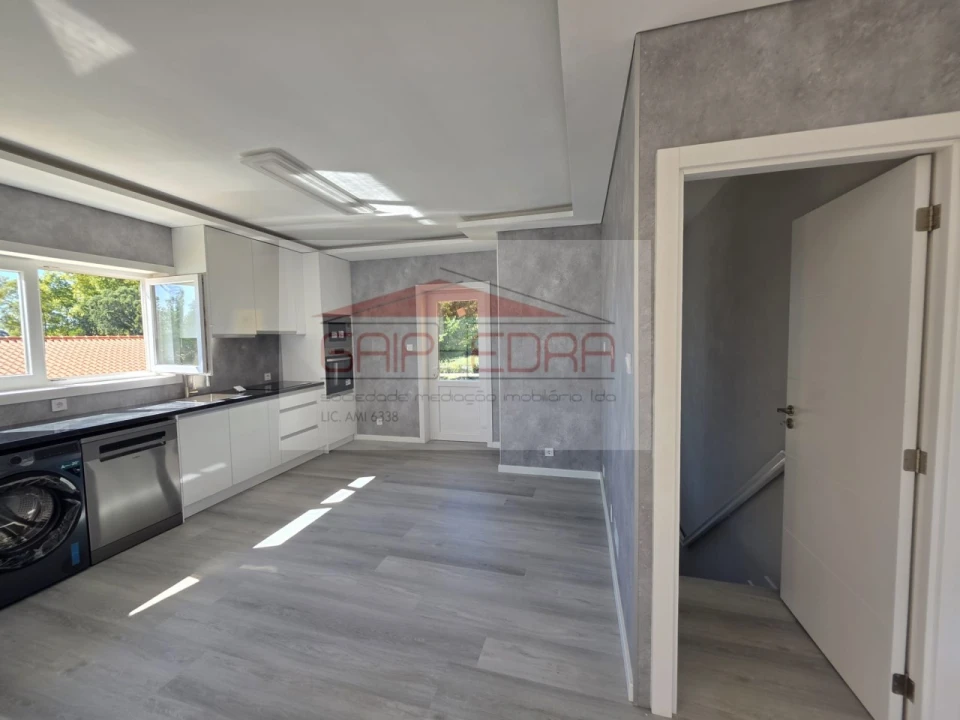 Moradia T4 para Venda em Santa Maria de Lamas Foto 5