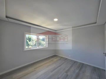 Moradia T4 para Venda em Santa Maria de Lamas