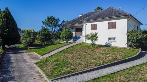 Moradia T4 para Venda em Real, Ataíde e Oliveira