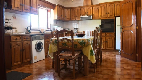 Moradia T4 para Venda em Real, Ataíde e Oliveira