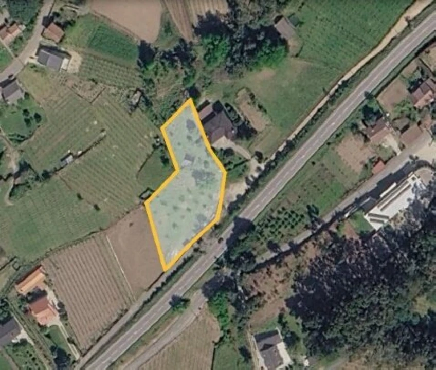 Terreno para Venda em Prado e Remoães Foto 1