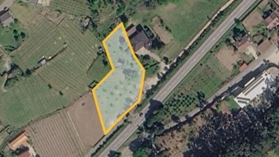 Terreno para Venda em Prado e Remoães