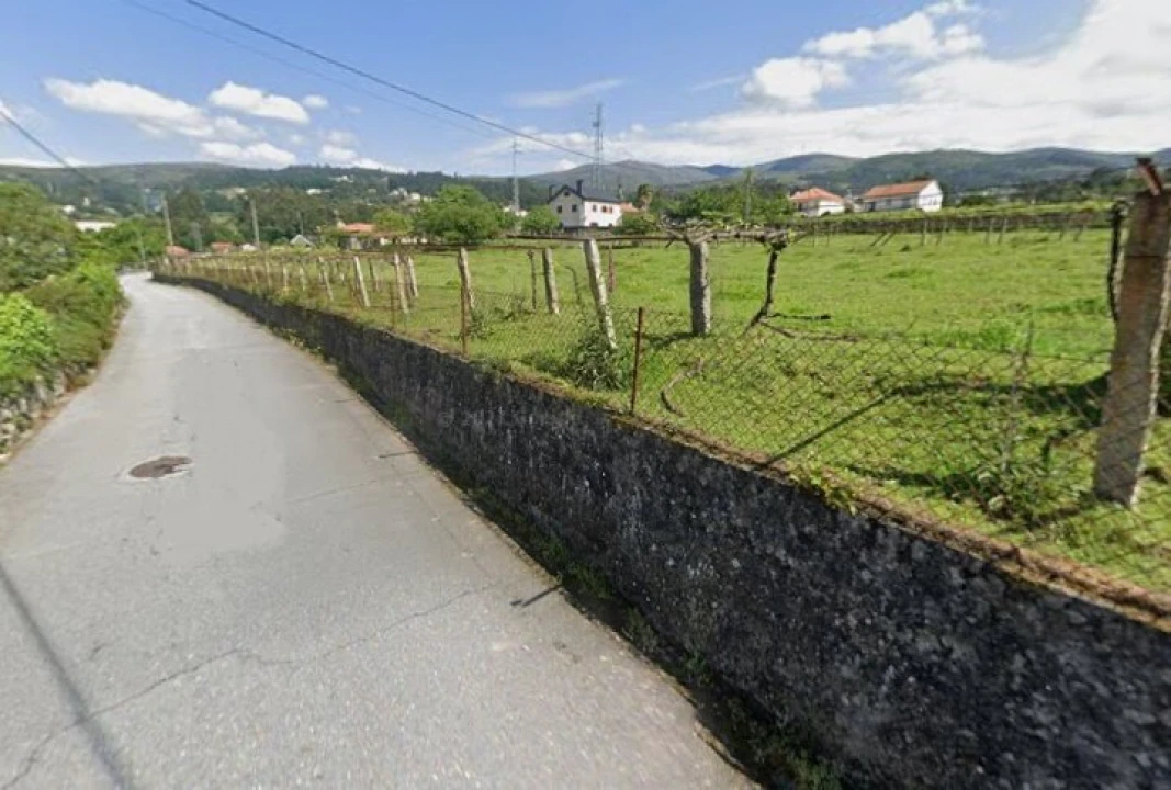Terreno para Venda em Prado e Remoães Foto 1