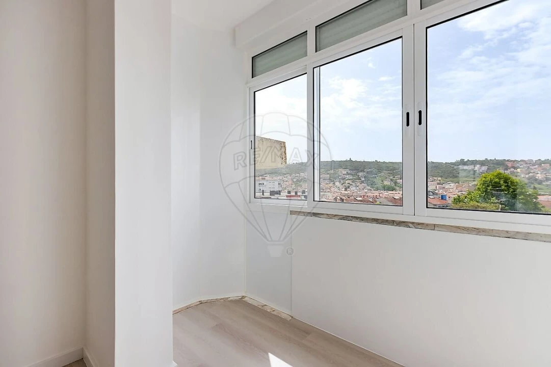 Apartamento T3 para Venda em Odivelas Foto 14