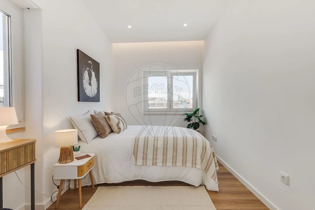Apartamento T3 para Venda em Almada, Cova da Piedade, Pragal e Cacilhas Foto 14