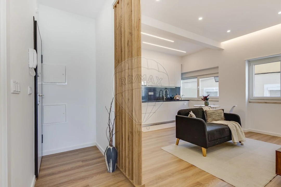 Apartamento T3 para Venda em Almada, Cova da Piedade, Pragal e Cacilhas Foto 24