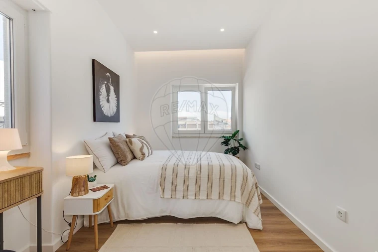 Apartamento T3 para Venda em Almada, Cova da Piedade, Pragal e Cacilhas Foto 14