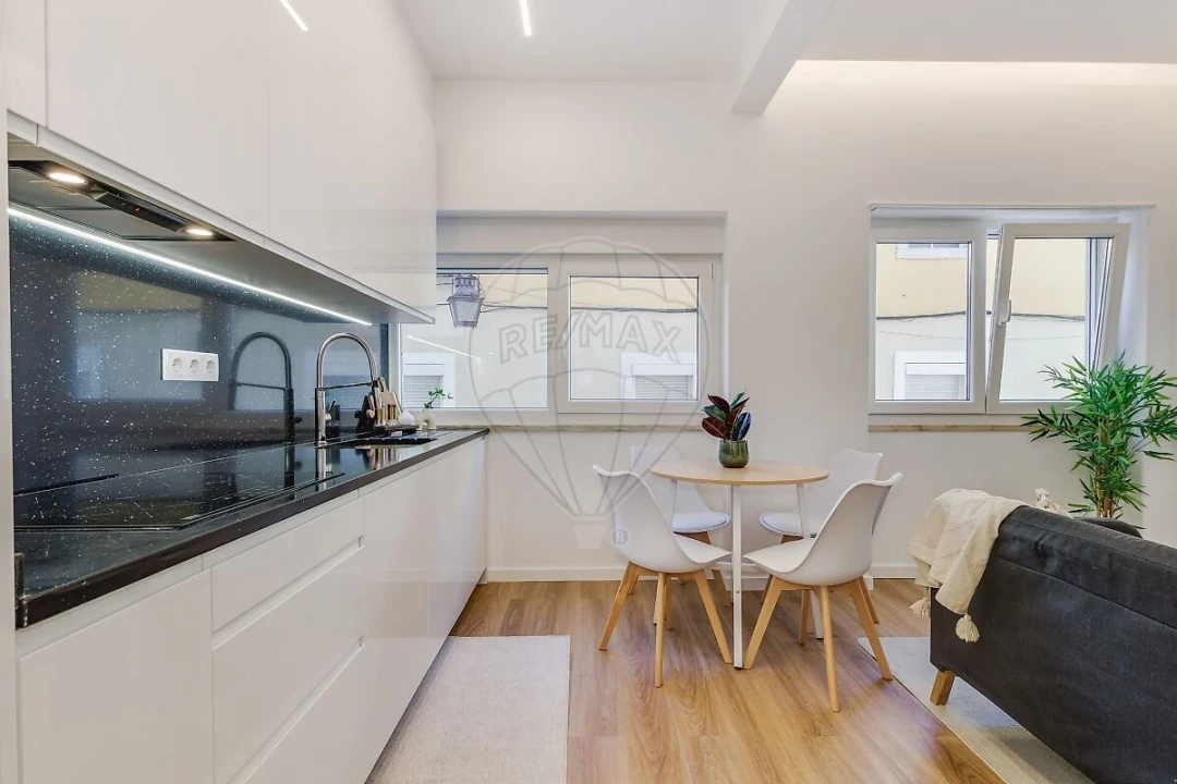 Apartamento T3 para Venda em Almada, Cova da Piedade, Pragal e Cacilhas Foto 28