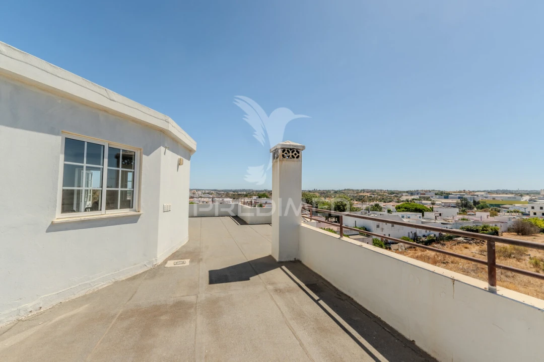 Apartamento T3 para Venda em Estômbar e Parchal Foto 23