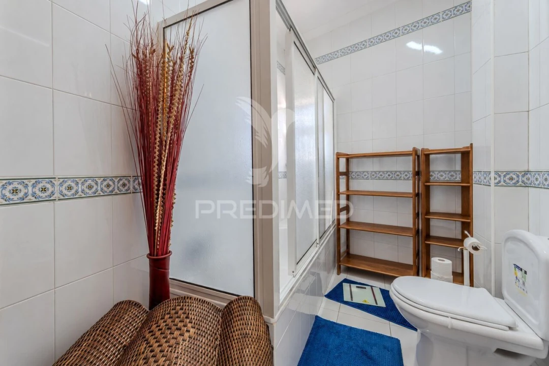 Apartamento T3 para Venda em Estômbar e Parchal Foto 13