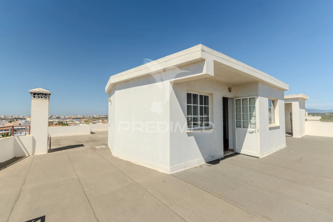 Apartamento T3 para Venda em Estômbar e Parchal Foto 24