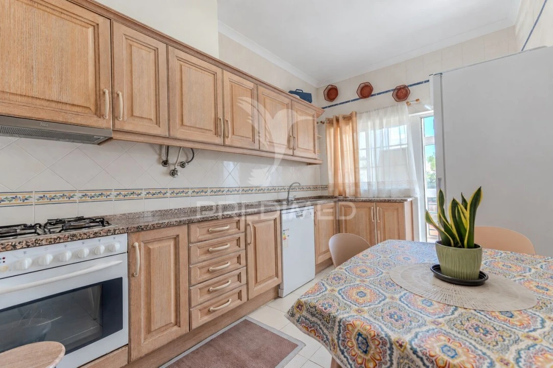 Apartamento T3 para Venda em Estômbar e Parchal Foto 1