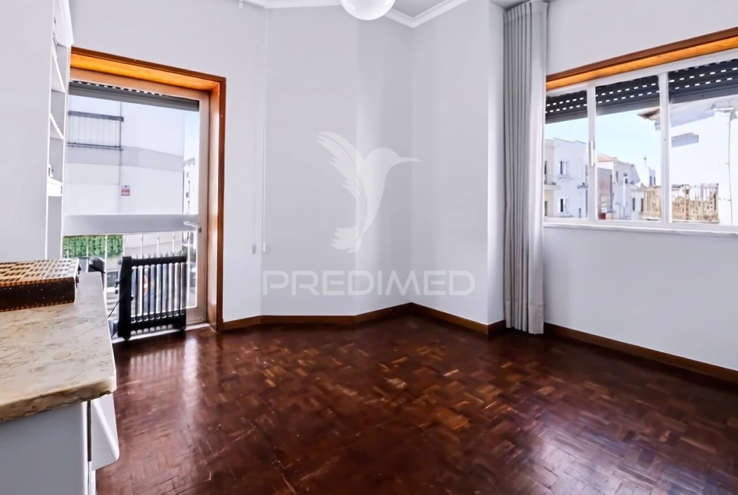 Apartamento T3 para Venda em Cedofeita, Santo Ildefonso, Sé, Miragaia, São Nicolau e Vitória Foto 2