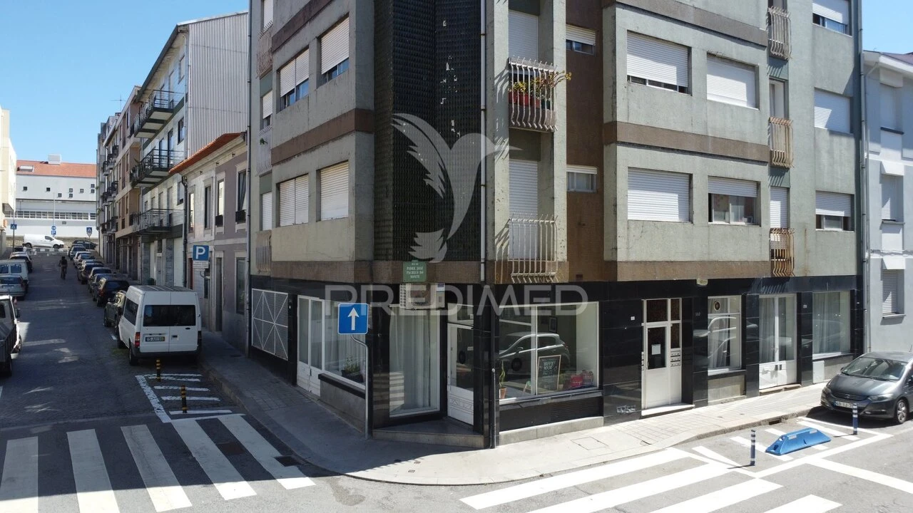 Apartamento T3 para Venda em Cedofeita, Santo Ildefonso, Sé, Miragaia, São Nicolau e Vitória Foto 23