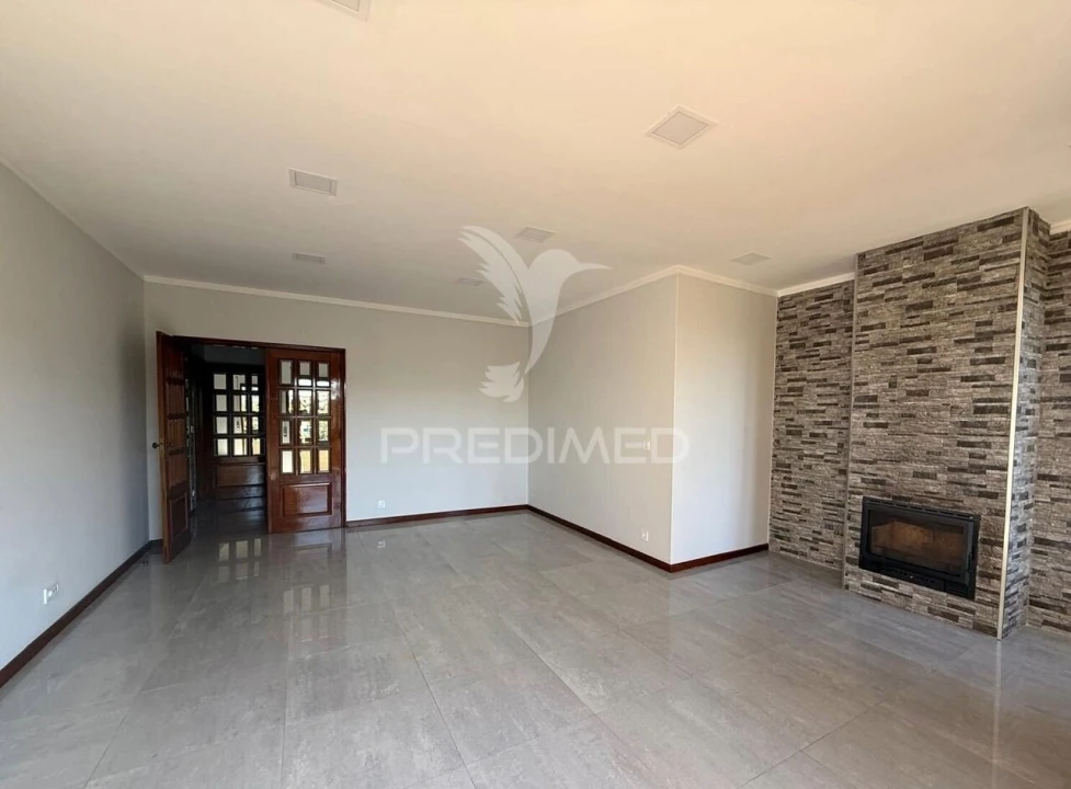 Apartamento T3 para Venda em Paços de Brandão Foto 3