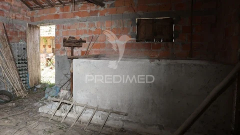 Moradia T2 para Venda em Bustos, Troviscal e Mamarrosa