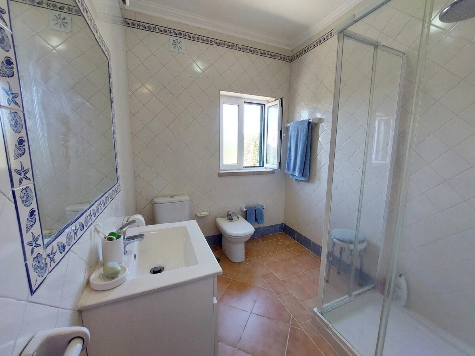 Moradia T3 para Venda em Alvorninha Foto 18