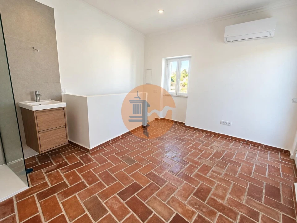 Moradia T4 para Venda em Olhão Foto 12