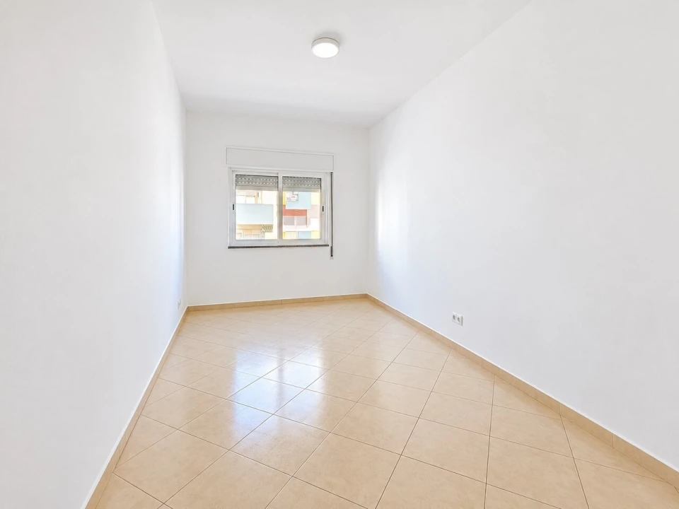 Apartamento T2 para Venda em Portimão Foto 9