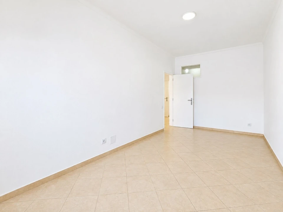 Apartamento T2 para Venda em Portimão Foto 13