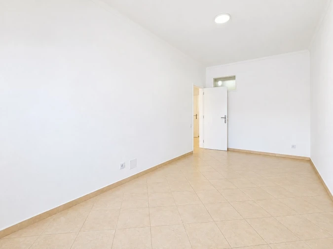 Apartamento T2 para Venda em Portimão Foto 13