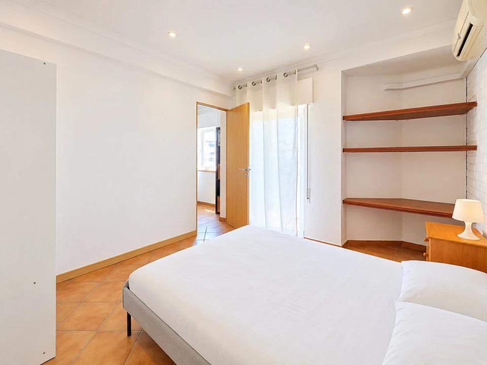 Apartamento T2 para Venda em Portimão Foto 8