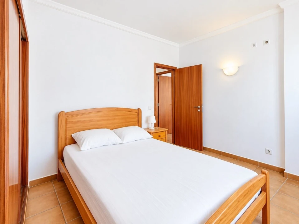 Apartamento T2 para Venda em Portimão Foto 17