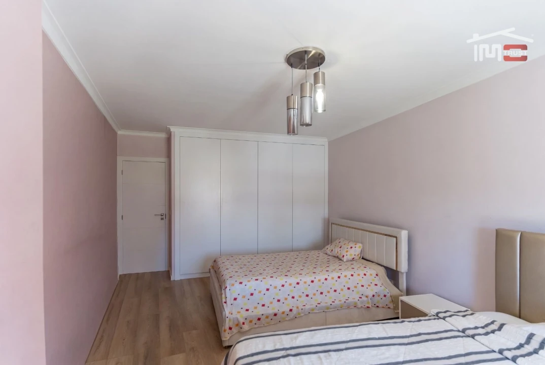 Apartamento T3 para Venda em Rio de Mouro Foto 13