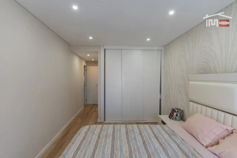 Apartamento T3 para Venda em Rio de Mouro Foto 6