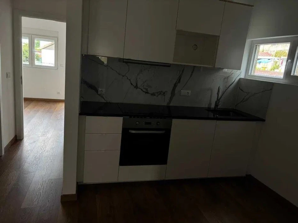 Apartamento T2 para Arrendamento em Oliveira do Douro Foto 6