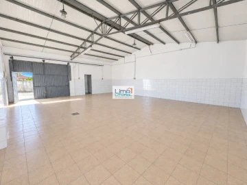 Armazém para Venda em Leiria, Pousos, Barreira e Cortes