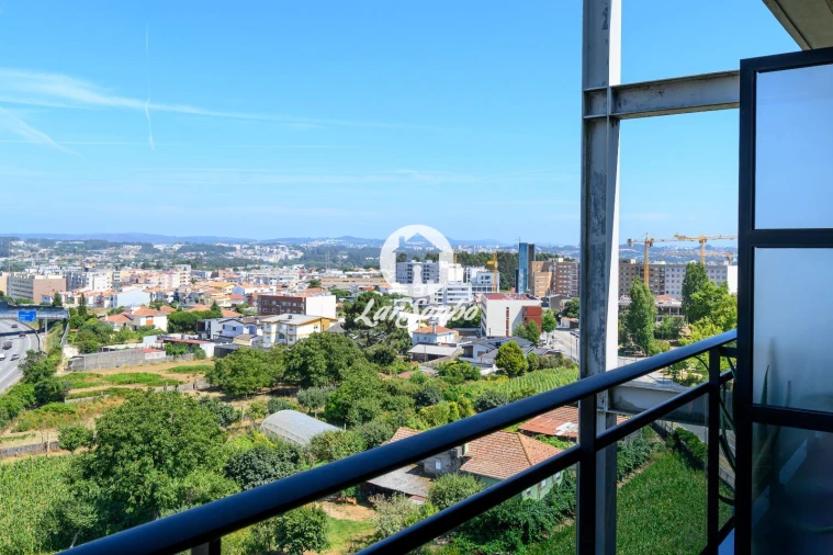 Apartamento T3 para Venda em Cidade da Maia Foto 2