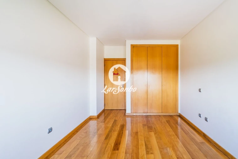 Apartamento T3 para Venda em Cidade da Maia Foto 14