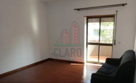 Apartamento T1 para Arrendamento em Eiras e São Paulo de Frades