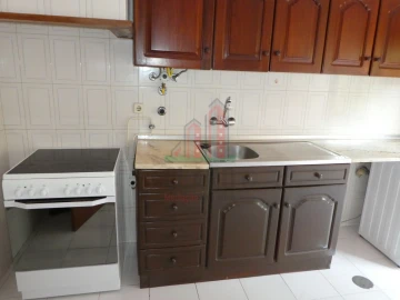 Apartamento T1 para Arrendamento em Eiras e São Paulo de Frades
