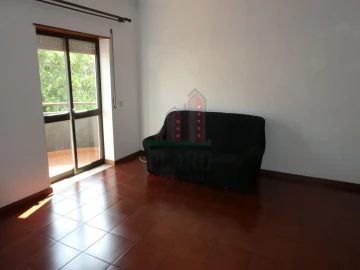 Apartamento T1 para Arrendamento em Eiras e São Paulo de Frades