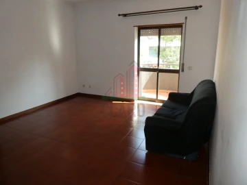 Apartamento T1 para Arrendamento em Eiras e São Paulo de Frades