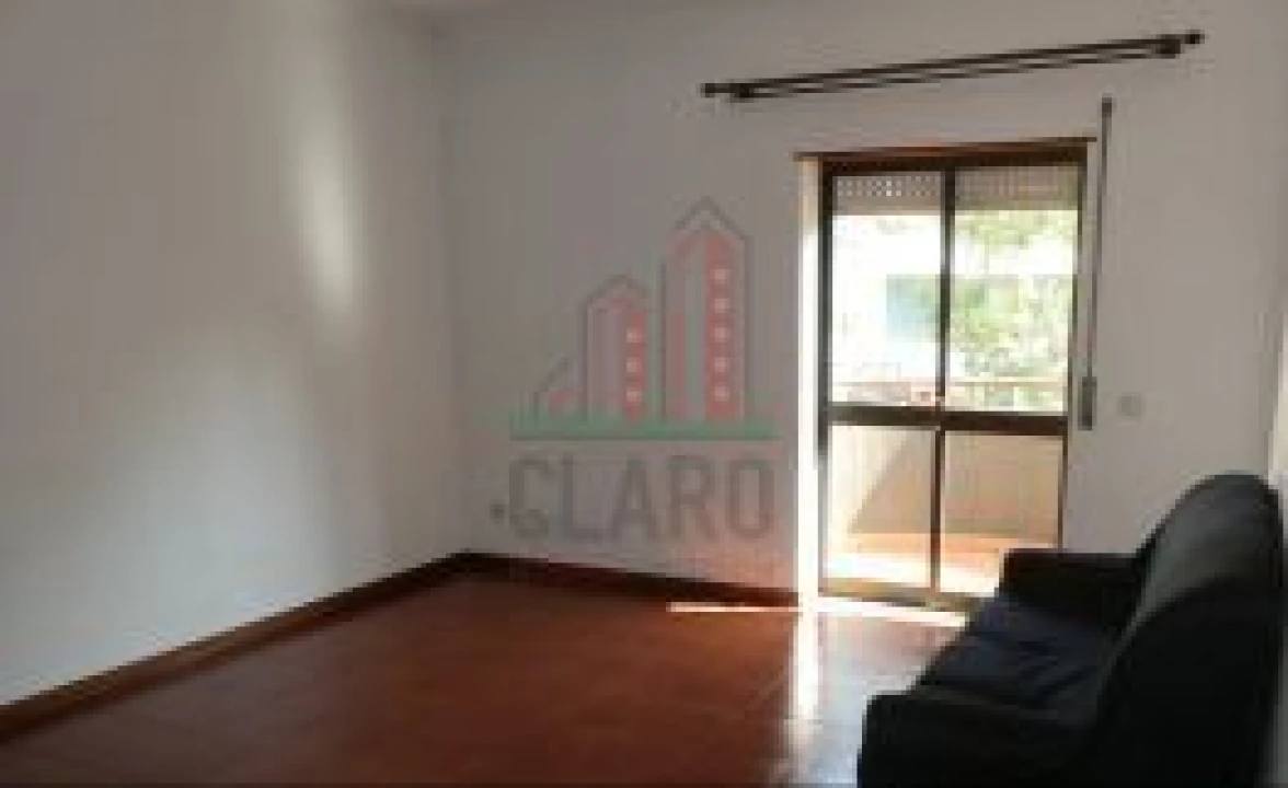 Apartamento T1 para Arrendamento em Eiras e São Paulo de Frades Foto 9