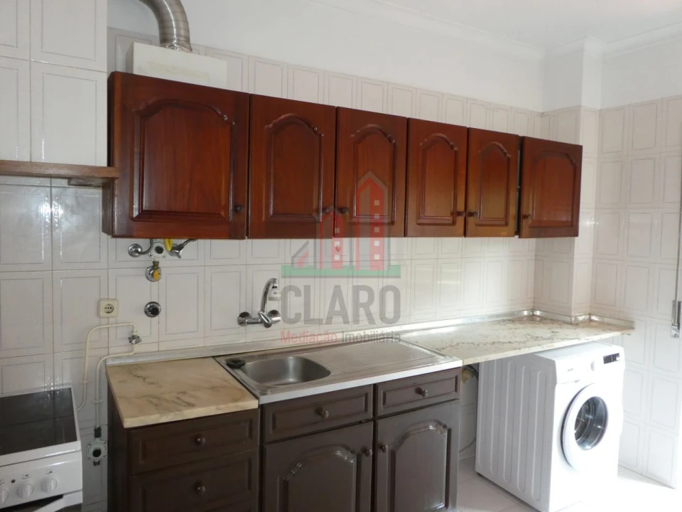 Apartamento T1 para Arrendamento em Eiras e São Paulo de Frades Foto 7