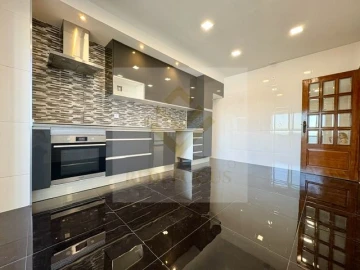 Apartamento T3 para Venda em Paços de Brandão