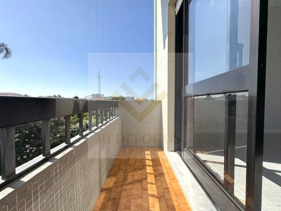 Apartamento T3 para Venda em Paços de Brandão Foto 22