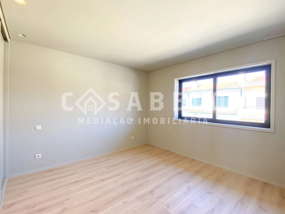 Moradia T5 para Venda em Vila Nova da Telha Foto 33