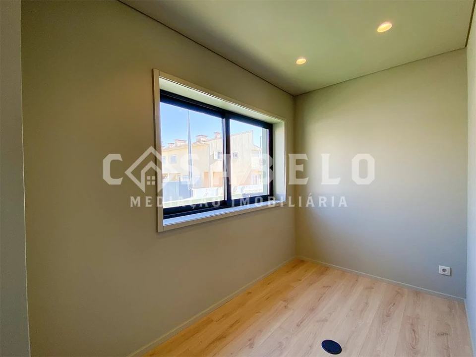 Moradia T5 para Venda em Vila Nova da Telha Foto 14